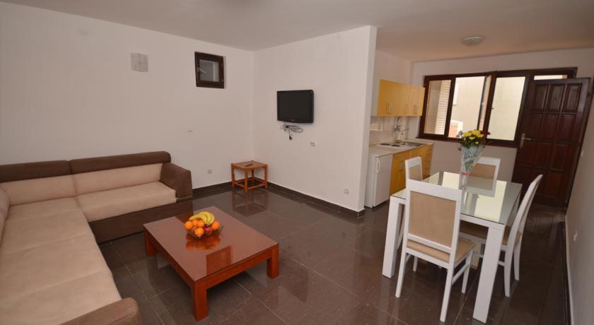 Petrovac Apartments Minja S מראה חיצוני תמונה